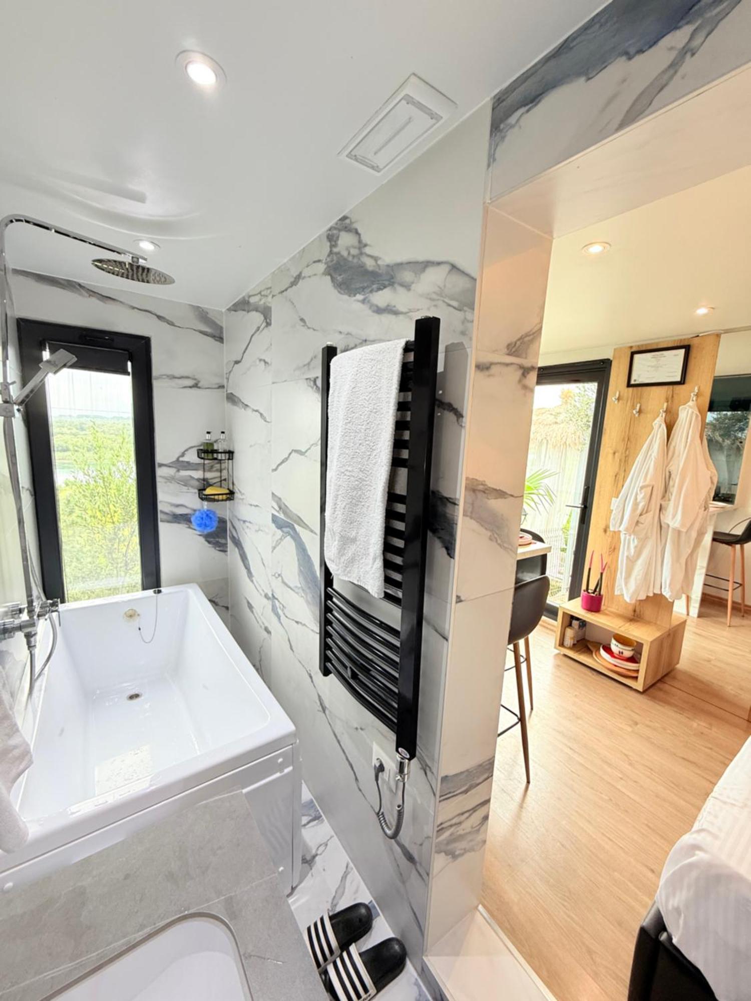Villa 446 Tiny House Široka
